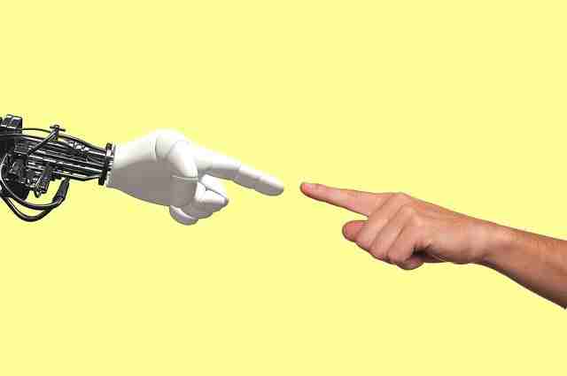 Il rapporto tra uomo e robot tecnologia